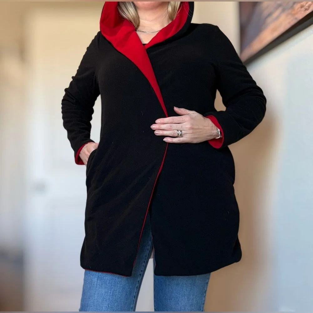 Cuddl Duds Black and Red Women's Reversible open cardigan - Picture 1 of 15